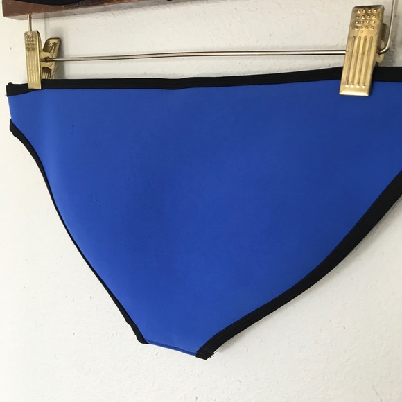 Triangl Poppy Blue Crush Bikini Set S/L (2-pieces) - Picture 12 of 16